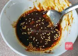 Illustration of how to make simple sauce-flavored pancakes 2