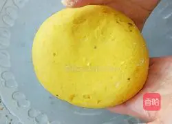 Illustration of how to make pumpkin steamed buns 6