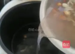 Lotus seed lily and barley soup recipe 3