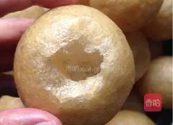 Illustration of how to stuff meat with oily gluten 4