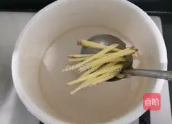 Crab sticks and bean sprouts soup recipe 9