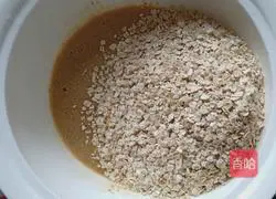 Illustration of how to make oat crisps 6