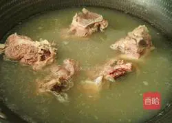 Potato Beef Bone Soup Recipe Illustration 3