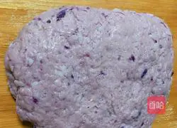 Illustration of how to make fried yellow peach cheese and purple sweet potato buns 6