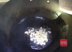 Illustration of how to make hand-shredded cabbage 3