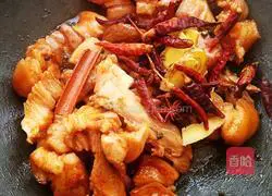 Illustration of how to roast pig's feet with peanuts 7