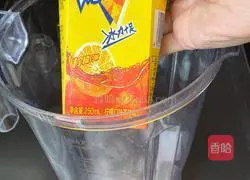 Easy Illustration of how to make grape fruit drink 4