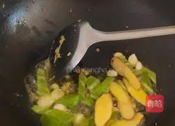 Illustration of how to make stir-fried fungus with garlic, sprouts, eggs and fungus 4