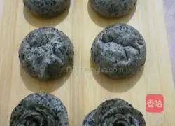 Illustration of how to make black sesame steamed buns 11