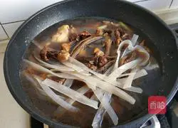 Illustration of how to make braised chicken legs with Agaricus blazei, tea tree mushrooms 11