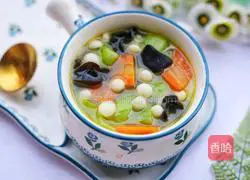 Illustration of how to make luffa and fungus soup 12