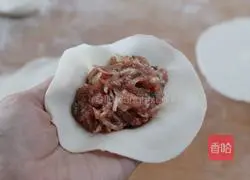 Illustration of how to make steamed noodles with beef and radish dumplings 6
