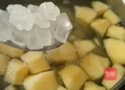 Illustration of how to make apple rock sugar and snow pear 5