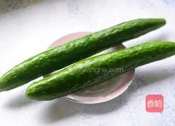Illustration of how to make pickled cucumbers 1