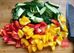 Illustration of how to make cold cucumbers and peppers 3