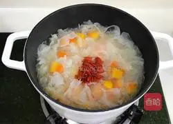 Papaya, Tremella and Lotus Seed Soup Recipe Illustration 7