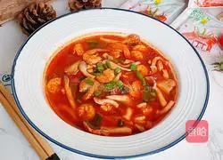 Illustration of tomato, shrimp and mushroom soup 10