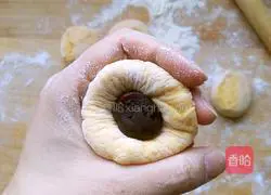 Illustration of how to make bean paste and pumpkin buns 9