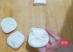 Illustration of how to make red date sugar cake 11