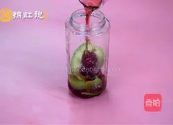 Avocado Cranberry Smoothie Recipe Illustration 5