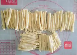 Illustration of hand-rolled noodles 9