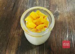 Illustration of how to make homemade mango yogurt 8