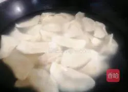 Illustration of how to cook frozen dumplings without sticking to the pan 2