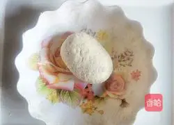 Illustration of how to make scallion pancakes that are crispy on the outside and soft on the inside 3