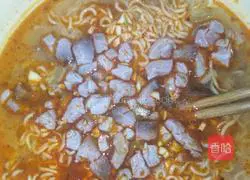 Illustration of making hot and sour noodles 3