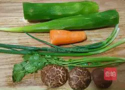 How to stir-fry lettuce with shrimps Illustration 1