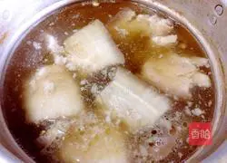 Illustration of how to make braised noodles in old Beijing 5