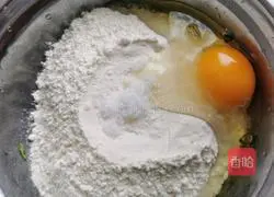 Illustration of how to make fragrant scallion pancakes 4