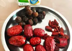 Illustration of how to make beef bone soup 1