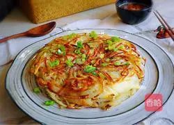 Illustration of how to make green onion and potato shredded pancakes 9