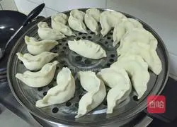 Steamed vegetables: Illustration of how to make hot noodles and steamed dumplings 8