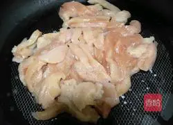 Fried black fungus with meat Illustration of how to do it 2