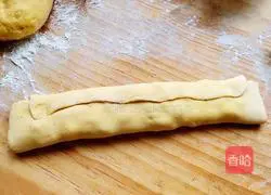 Illustration of how to make pumpkin honey bean steamed buns 4