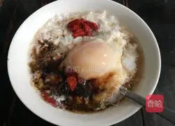 Illustration of how to steam poached eggs with rice wine 9