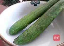 Illustration of how to make loofah egg soup 1