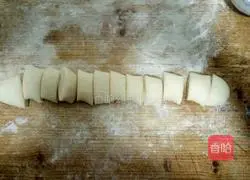 roumoqing Illustration of how to make pumpkin buns 12