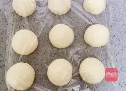 Illustration of how to make purple rice meal bags 15