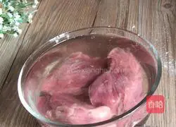 Illustration of how to make carrot and beef pot stickers 1