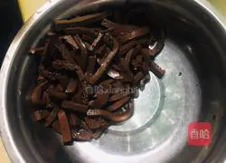 Illustration of how to make powdered sheep blood 3