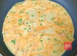 Illustration of how to make carrot and egg pancakes 13