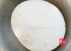 Illustration of how to make egg, leek and shrimp buns 2