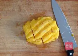 Illustration of how to make pineapple in sugar water 2