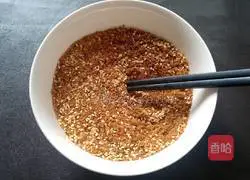 Illustration of how to make sesame rolled gold balls 14