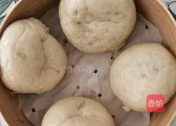 Illustration of how to make chive rolls 9