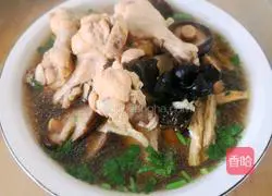 Illustration of how to stew chicken wings with mushrooms and yuba 9