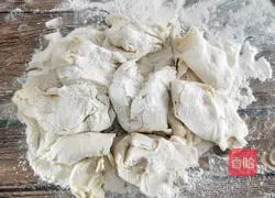 Illustration of how to make flowering steamed buns 10